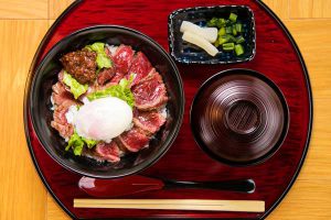 あか牛丼 いわさき［阿蘇 赤牛丼 ランチおすすめ］